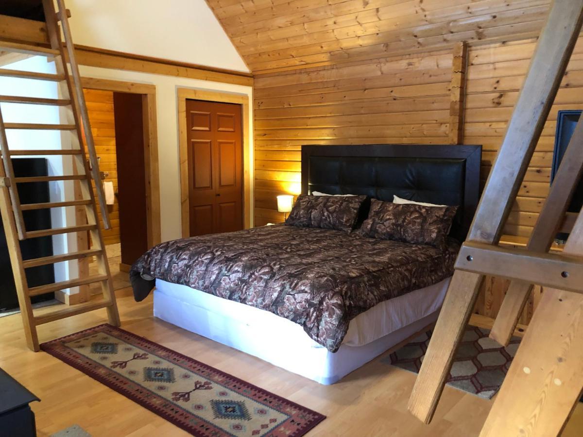Camels Hump Guest Ranch Lumby Exteriér fotografie