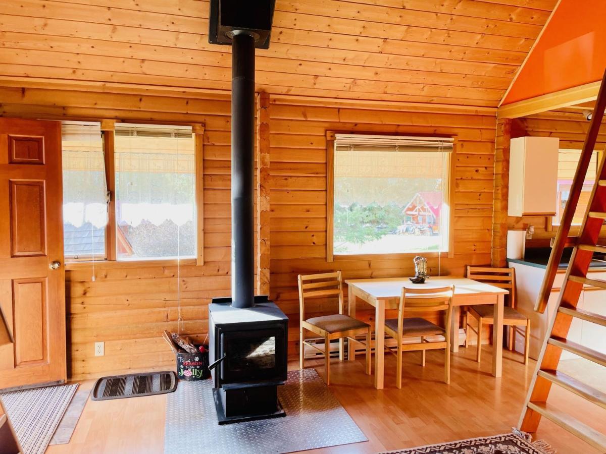 Camels Hump Guest Ranch Lumby Exteriér fotografie